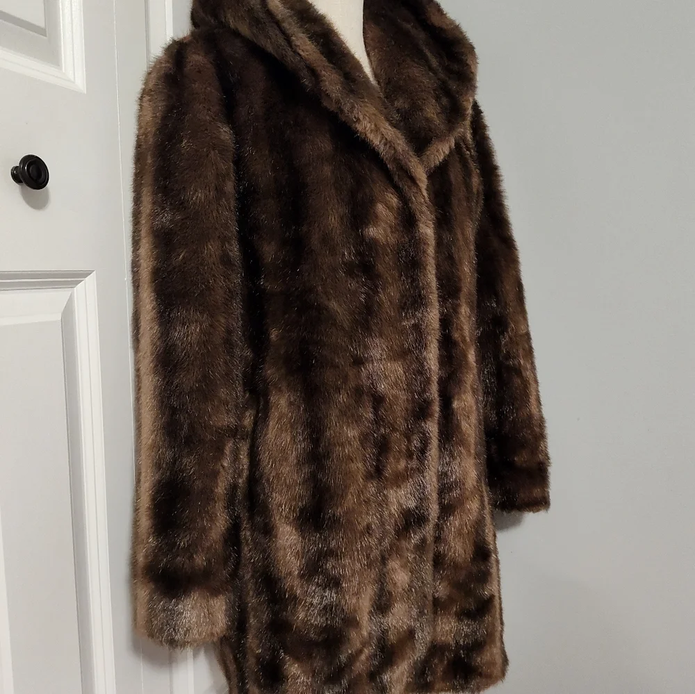 🖤Vintage 70's EUC Dennis by Dennis Basso Hooded Faux Fur Overcoat, Midlength XS - Picture 4 of 14